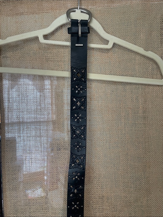Rue21 Accessories - Rue21 Black & Tan Floral Cutout Belt with Silver Buckle
